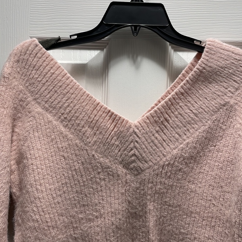 ‼️BUNDLE SALE 4 FOR $20 - H&M blouse, used once, baby pink, short, deep V neck